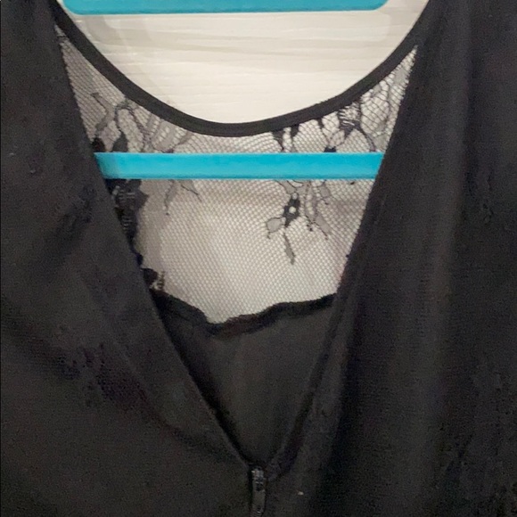 Black lace dress - Picture 6 of 7